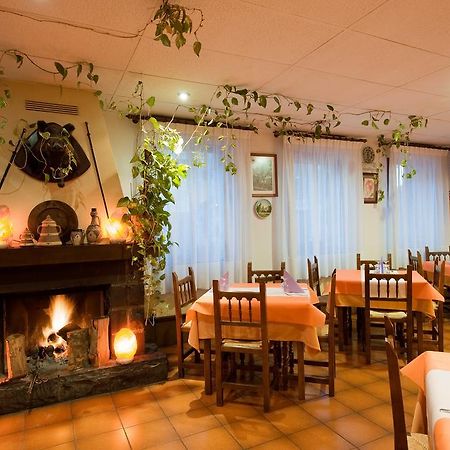 Hotel Castillo D'Acher Siresa エクステリア 写真