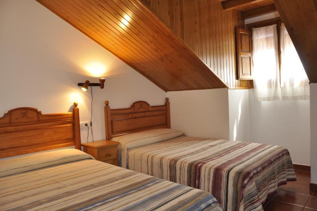 Hotel Castillo D'Acher Siresa エクステリア 写真