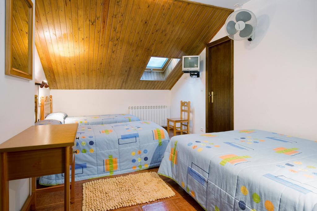 Hotel Castillo D'Acher Siresa エクステリア 写真