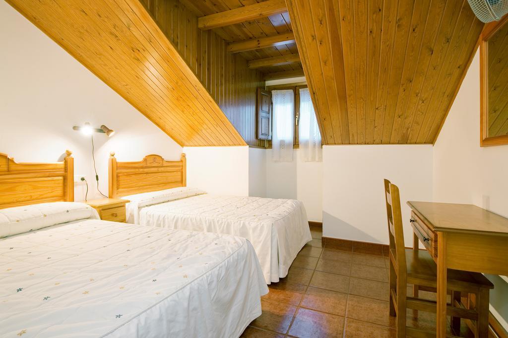 Hotel Castillo D'Acher Siresa エクステリア 写真