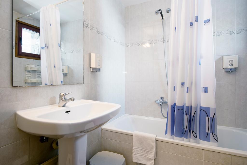 Hotel Castillo D'Acher Siresa エクステリア 写真