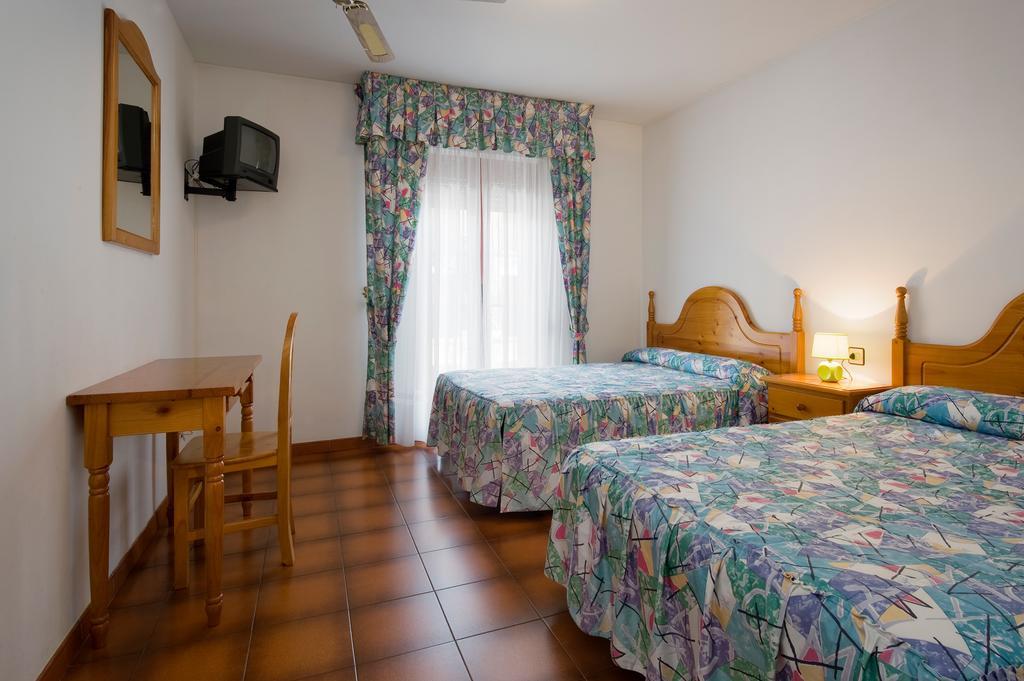 Hotel Castillo D'Acher Siresa エクステリア 写真