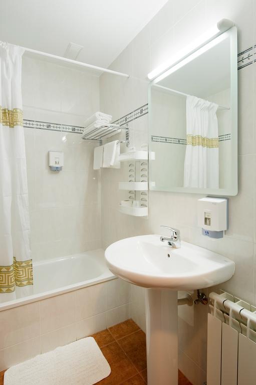 Hotel Castillo D'Acher Siresa エクステリア 写真